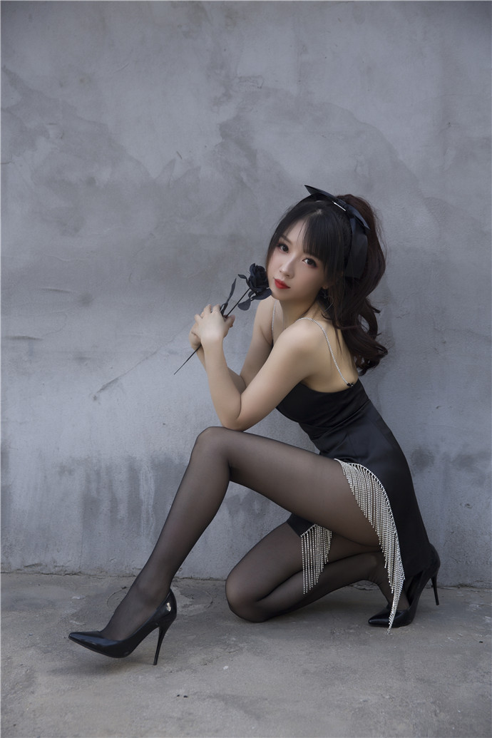 图片[3]-小女巫露娜的黑色流苏连衣裙：魅力如何？搭配有诀窍！-清美唯艺