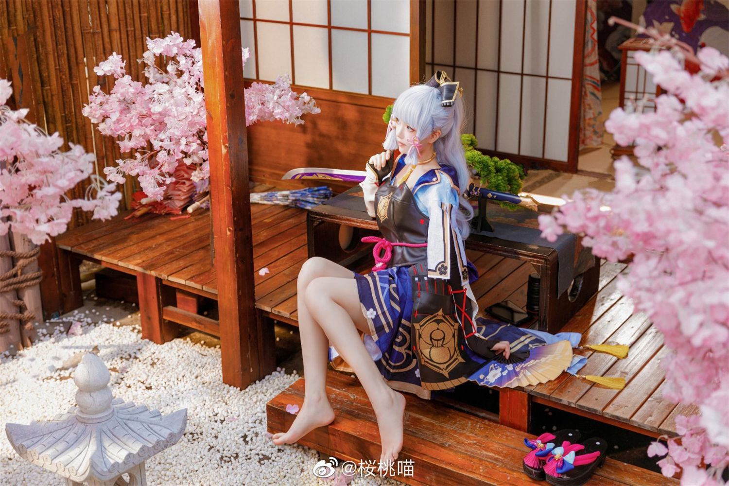 图片[7]-桜桃喵的神里绫华COS表现如何？优雅的白鹭公主与她相比谁更为相似？-清美唯艺