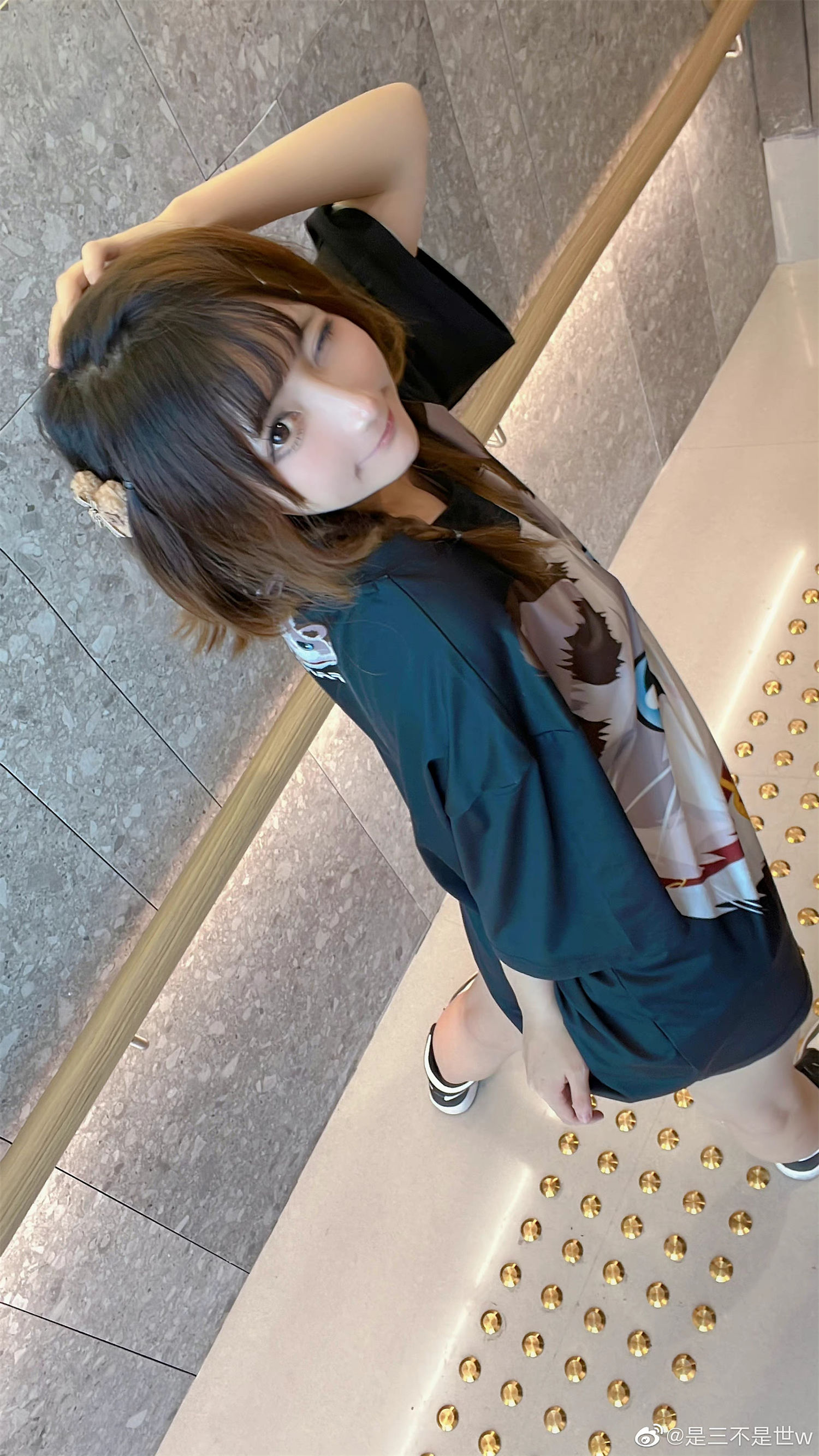 图片[3]-哪里能够找到三不是世w的个人信息？这个可爱又酷炫的少女吸引力何在？-清美唯艺