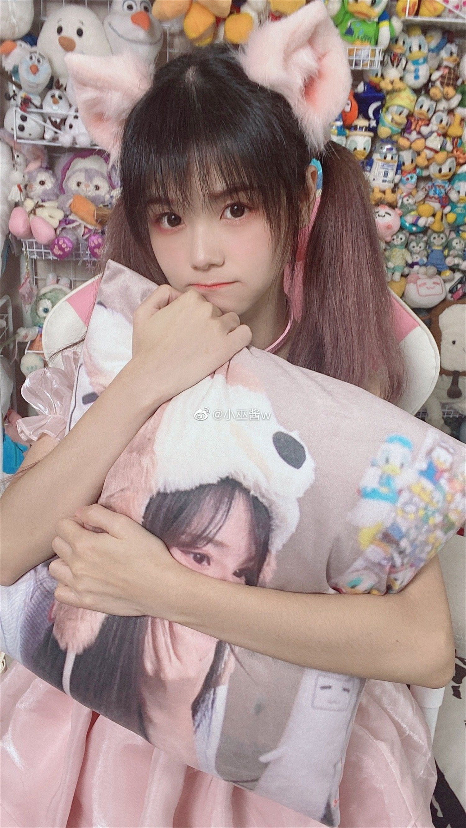 “小巫酱的自拍美照在哪儿可以欣赏？微博资料解析揭秘！”-清美唯艺
