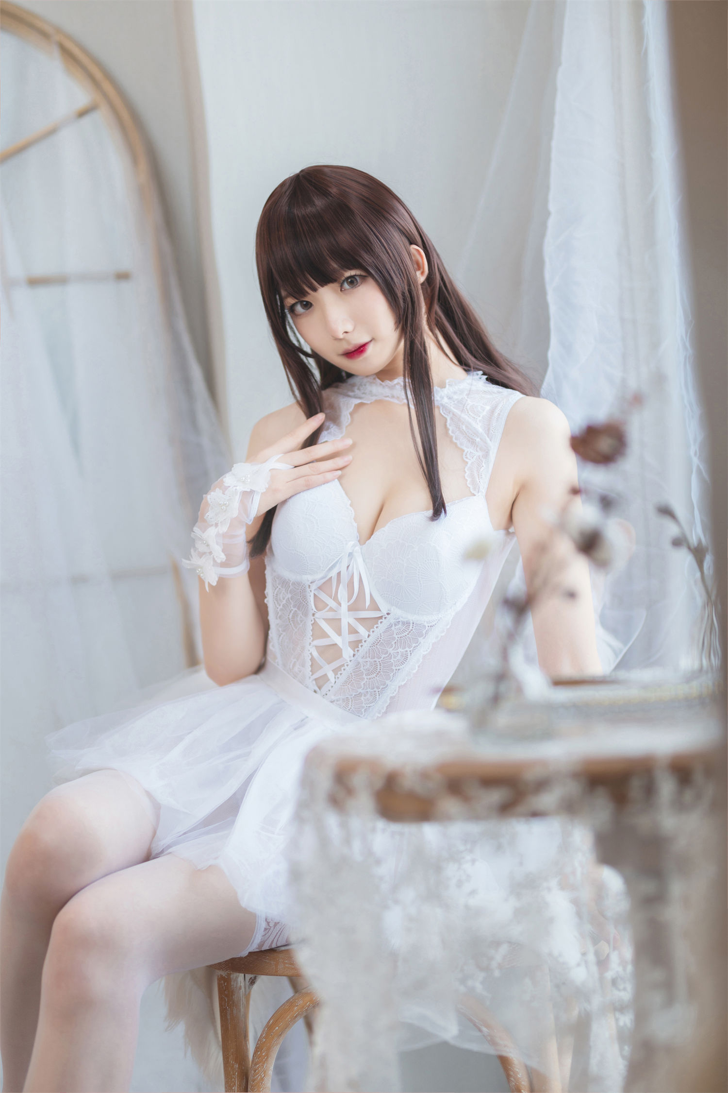图片[3]-哪里能找到《封疆疆》与纯白图集？羞涩女神如何在试婚纱时展现独特魅力？-清美唯艺