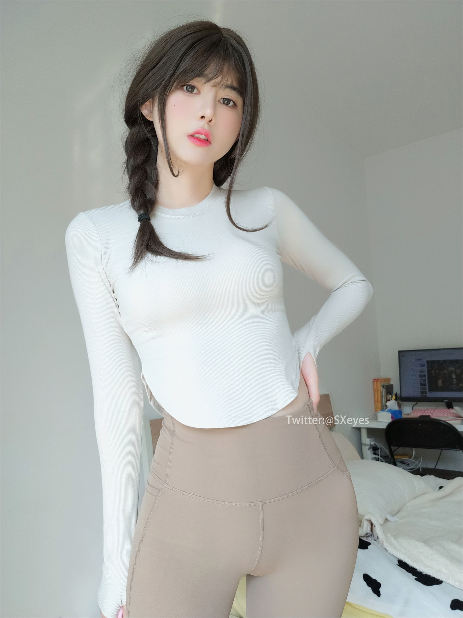 探索酱大魔王的瑜伽美图：知性风格美少女魅力无限！-清美唯艺