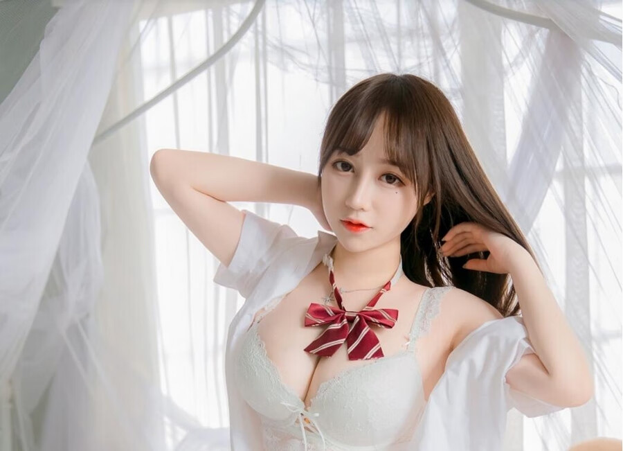 尤猫醒醒写真：展现高冷外表与热情内心的双重魅力-清美唯艺