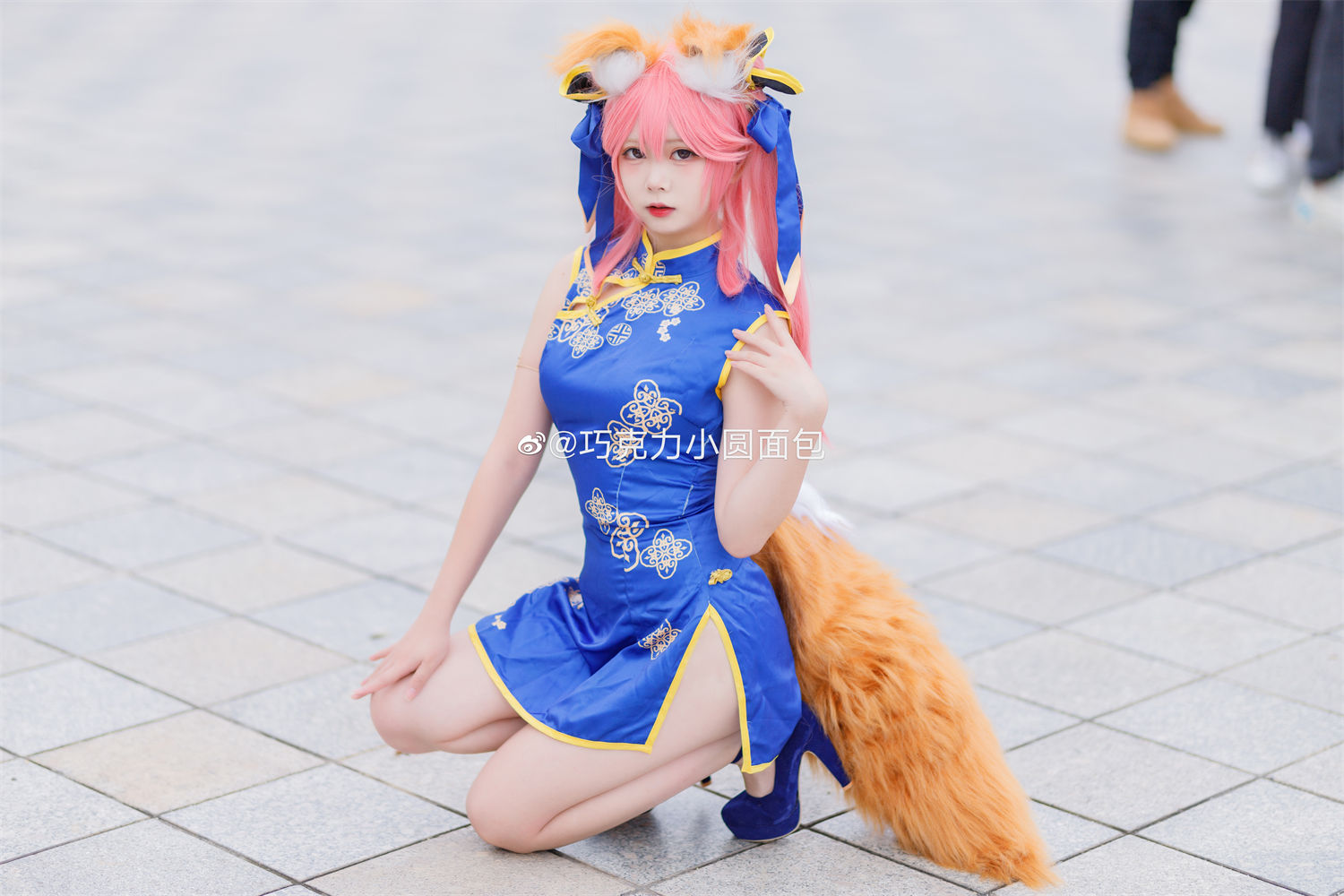 图片[4]-迷人动漫角色展现：巧克力小圆面包与小玉旗袍的奇妙结合-清美唯艺