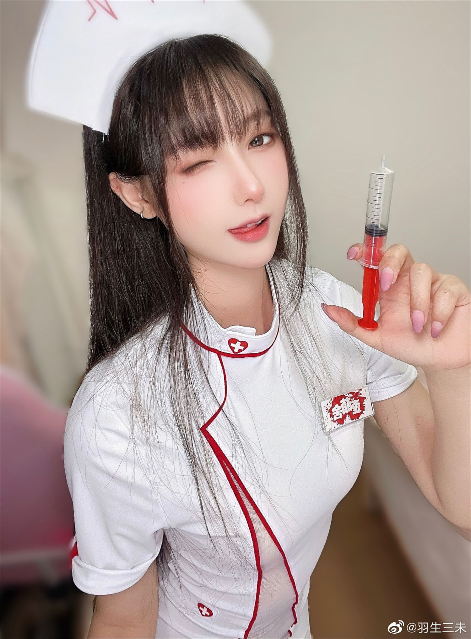 图片[2]-羽生三未的微博cos分享：银色闪耀的究竟是针头还是十字架？-清美唯艺