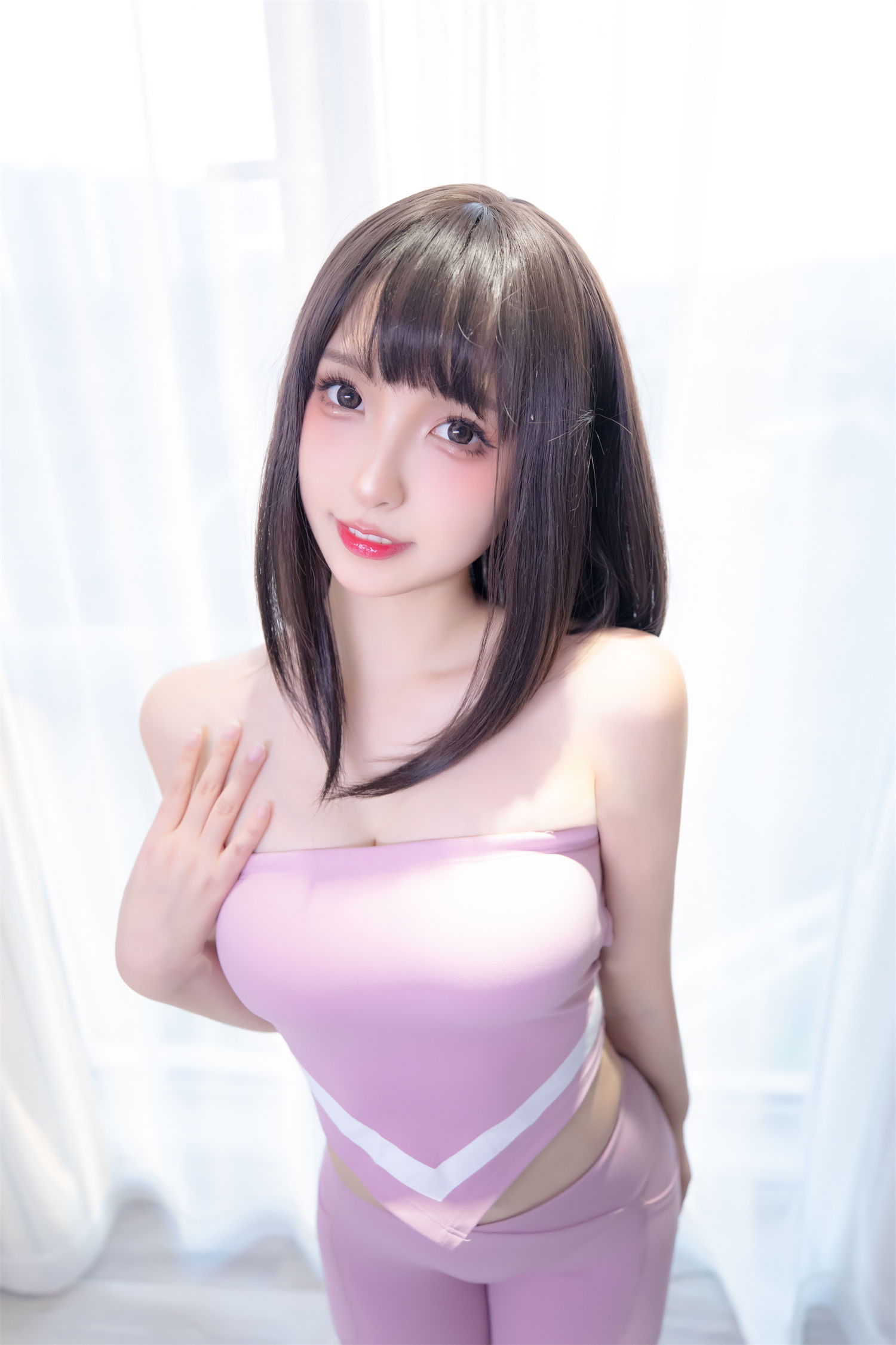 图片[4]-领略神楽坂真冬的甜美魅力：草莓与蜜桃的视觉盛宴-清美唯艺