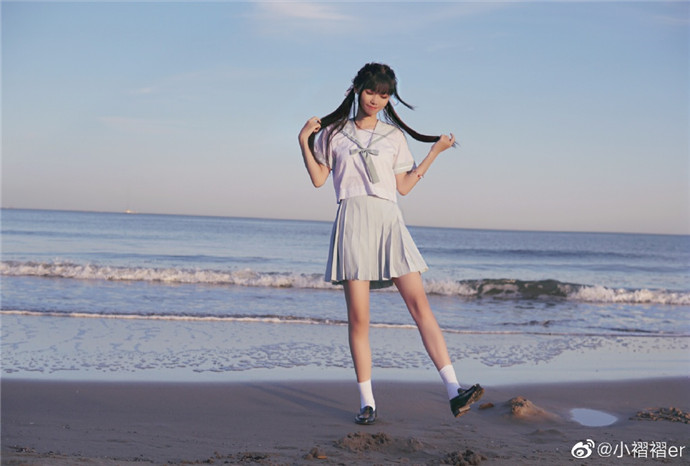 小褶褶er究竟是什么？如何让海边jk制服的年轻美少女cos更具魅力？-清美唯艺