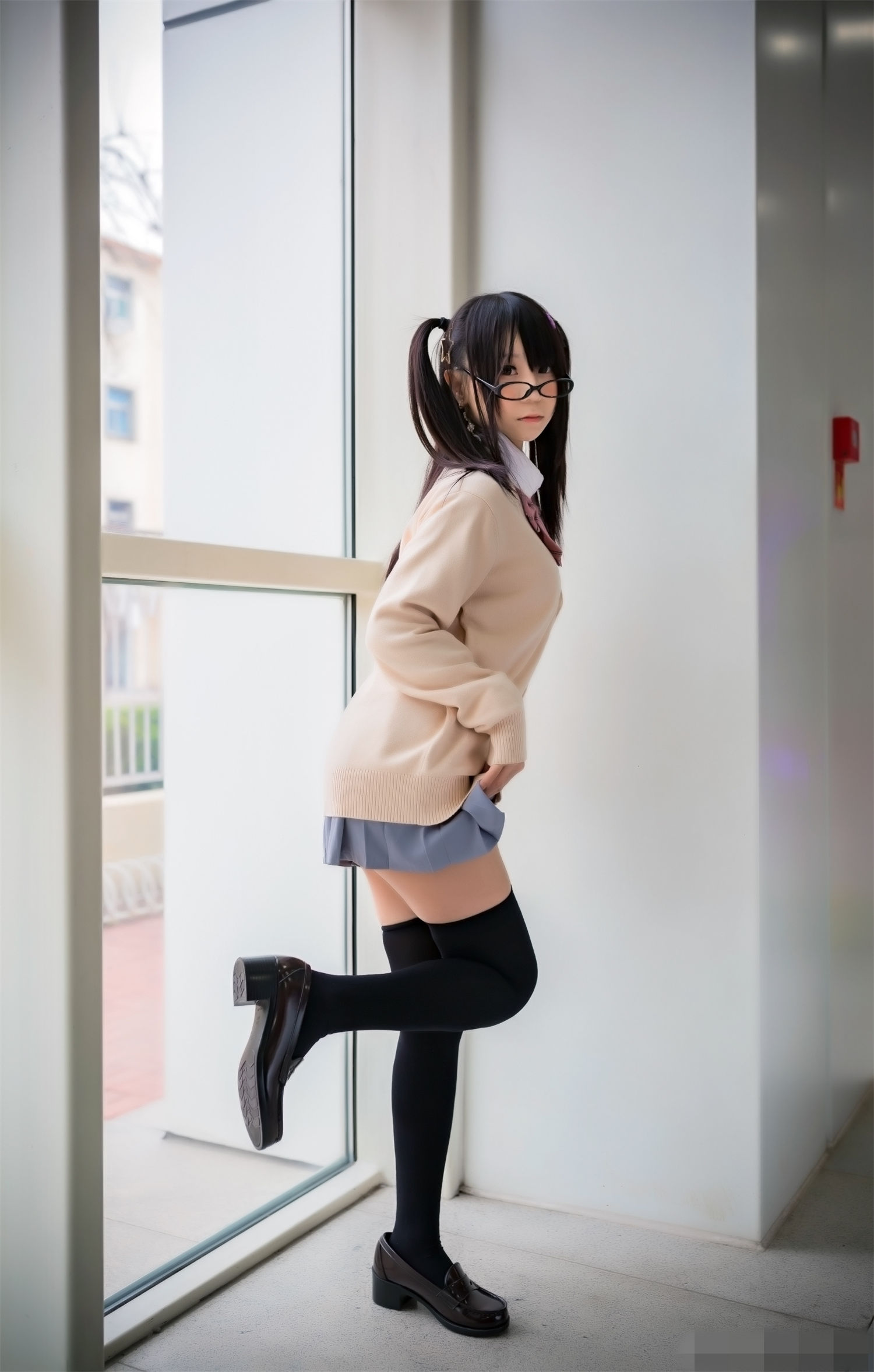 图片[8]-哪里能找到免费的摇摇乐 yoyo 图片？可爱眼镜学生装少女的影像去哪儿找？-清美唯艺