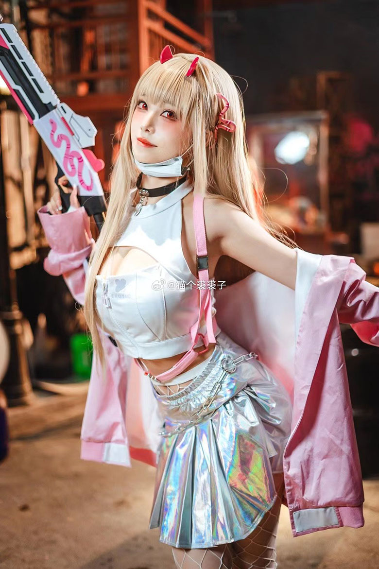 图片[3]-甜魅逆袭！猫裘女神Nikke毒蛇cos，可爱风暴来袭~-清美唯艺